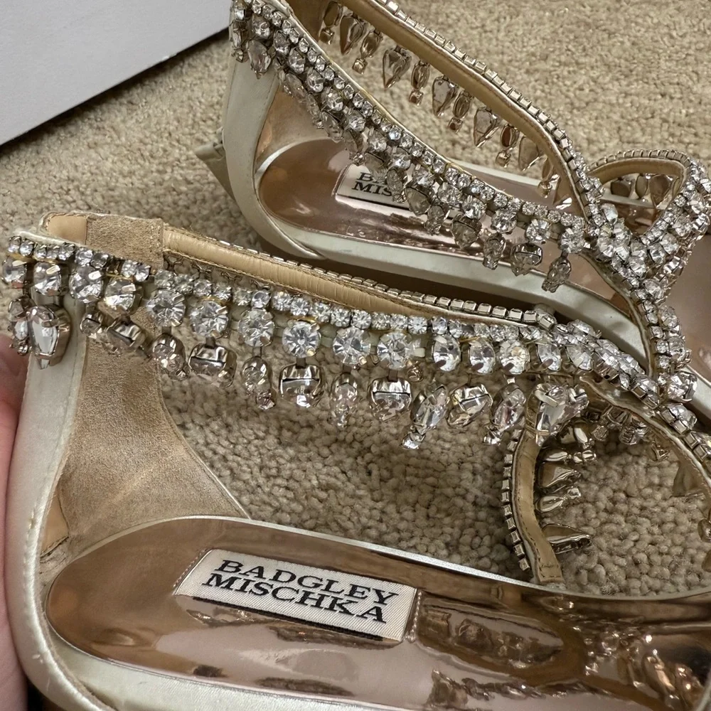 Badgley Mischka Crystal Embellished Ivory Satin Sandals Wedding Formal - Picture 7 of 12